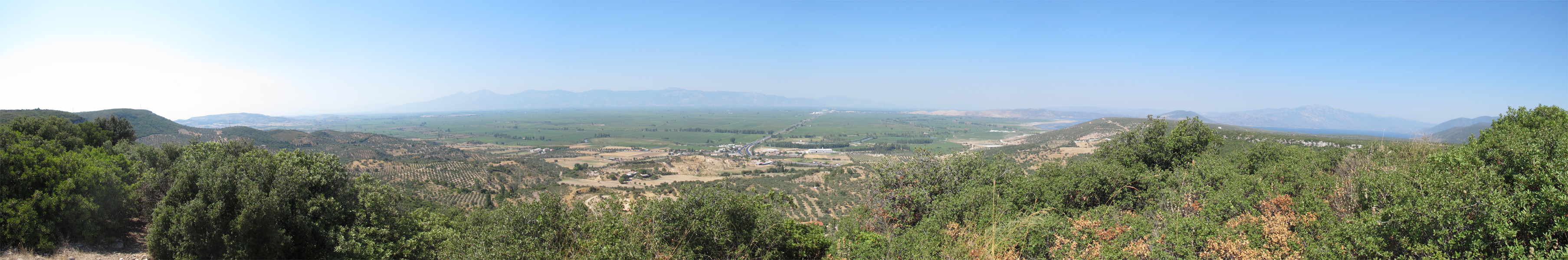 Panorama from Assesos, looking north across the Meander. Photo: Anja Slawisch Panorama from Assesos